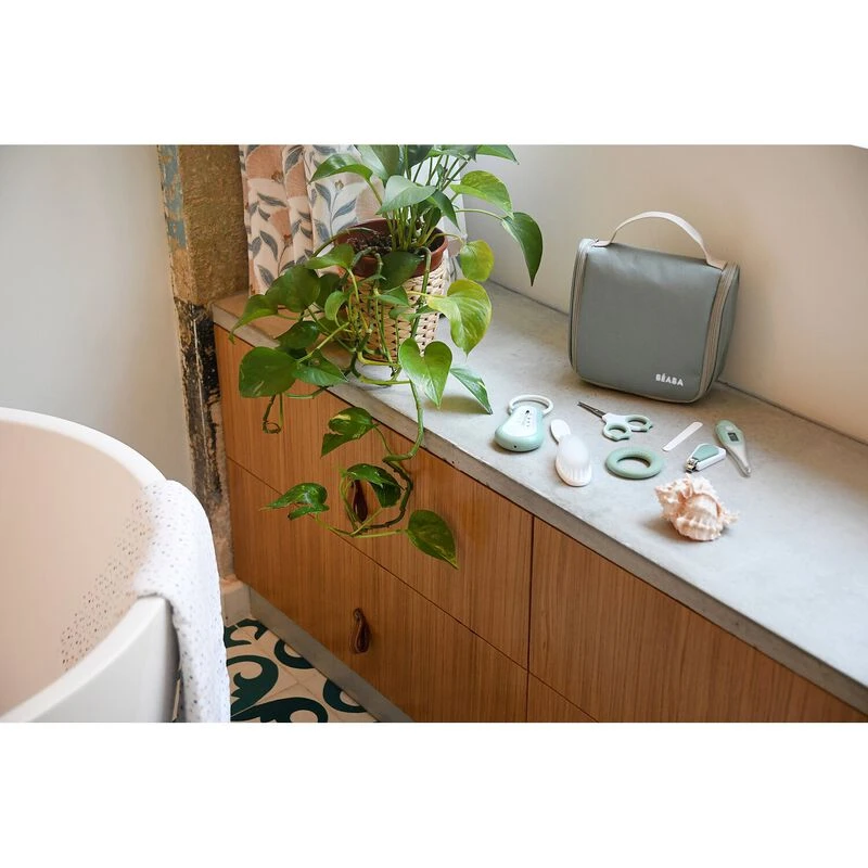 Beaba Trousse De Toilette Nomade Sage Green 4 Beaba Trousse De Toilette Nomade Sage Green – Image 4